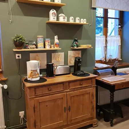 L'ecole Est Finie 6 Personnes 4pieces *