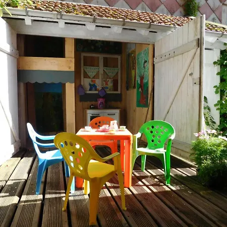 L'ecole Est Finie 6 Personnes 4pieces *