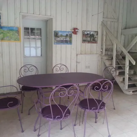 L'ecole Est Finie 6 Personnes 4pieces *