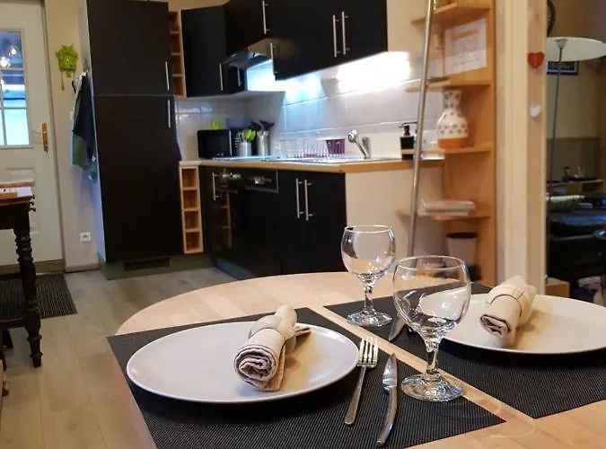 L'ecole Est Finie 6 Personnes 4pieces *