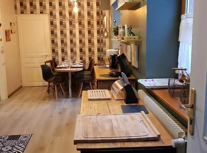 L'ecole Est Finie 6 Personnes 4pieces Lusse