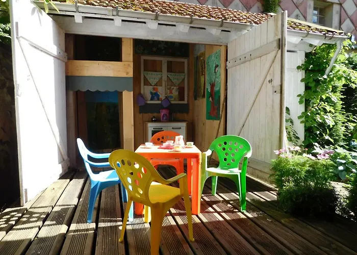 L'ecole Est Finie 6 Personnes 4pieces *