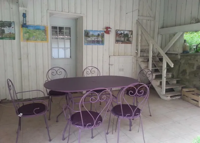 L'ecole Est Finie 6 Personnes 4pieces *